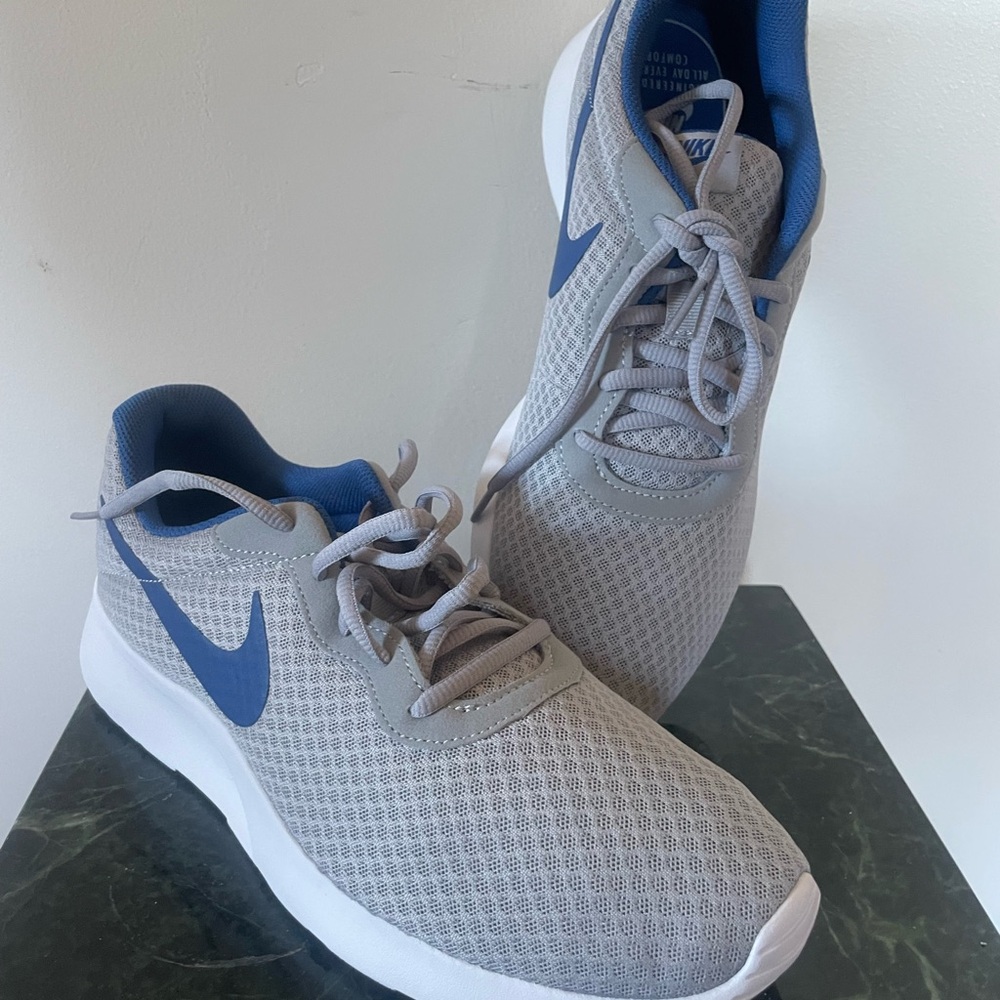 Nike Men's Athletic Gray and Blue Shoes